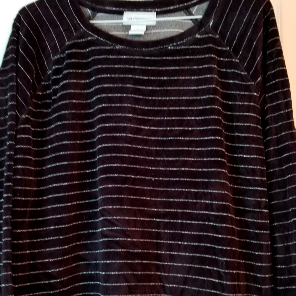 Long sleeve  velour feel long sleeve top
